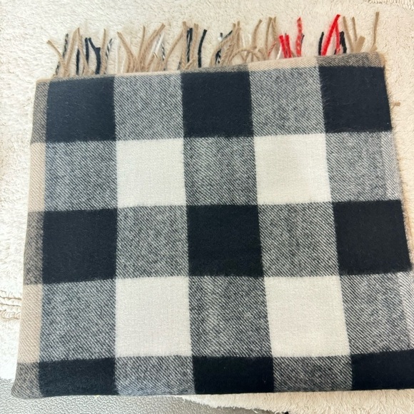 Sky Cashmere Lillanygatan 23 Scarf 100% Virgin Wool Super Soft Women’s Scarf. - Picture 4 of 4